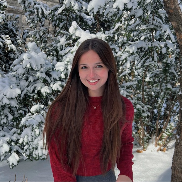 Meet your Posher, Katie - Picture 1 of 1